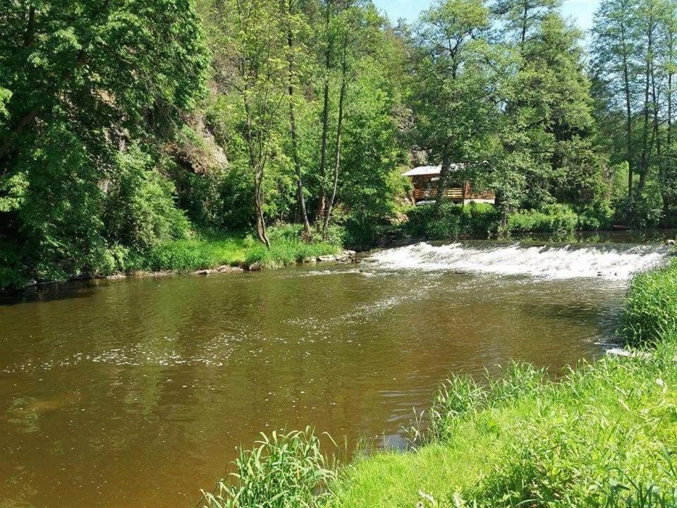 Kratochviluv Mlyn Hotel Cervena Lhota  Exterior foto
